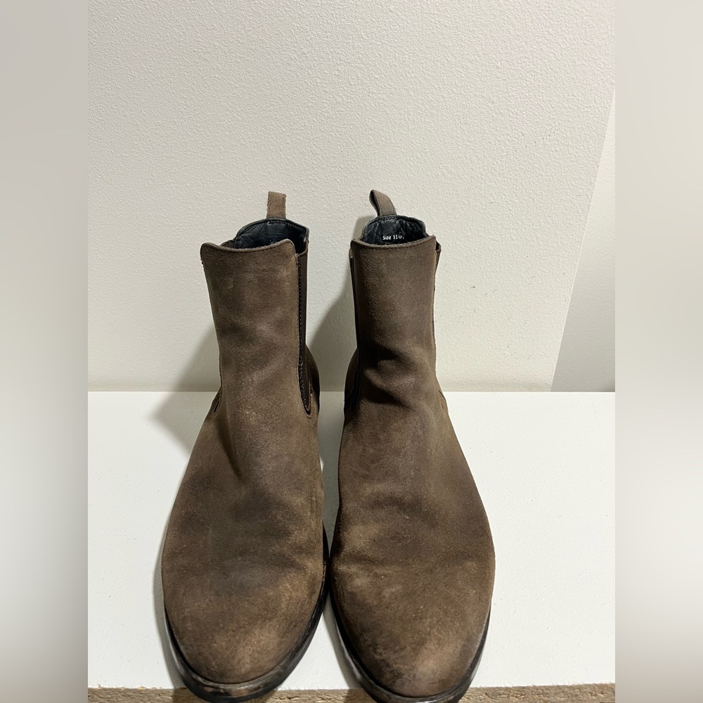Chelsea men’s boots size 11